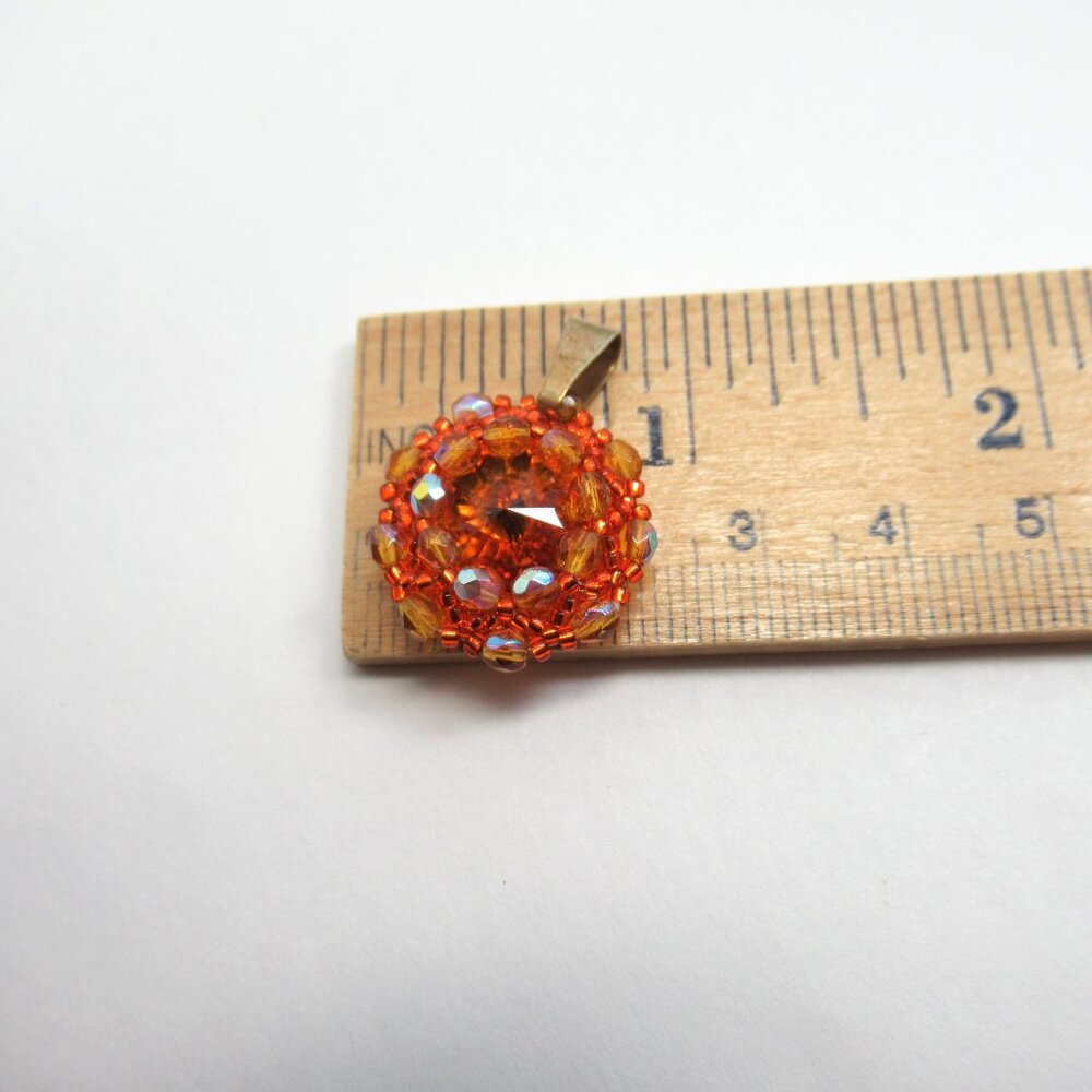 Hand Woven Rivoli pendant - Picture 6 of 12